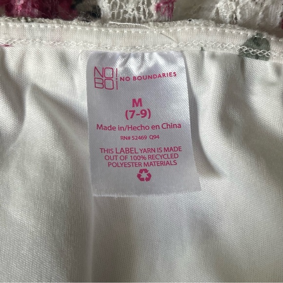 No Boundaries medium white/floral lace blouse - Picture 5 of 5